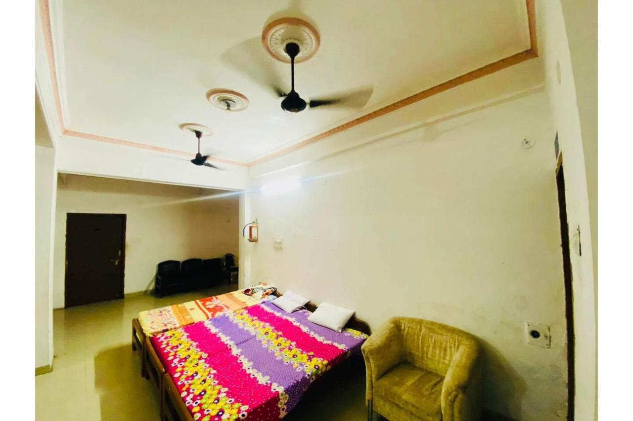 J C Guest House Hasanganj Exterior photo