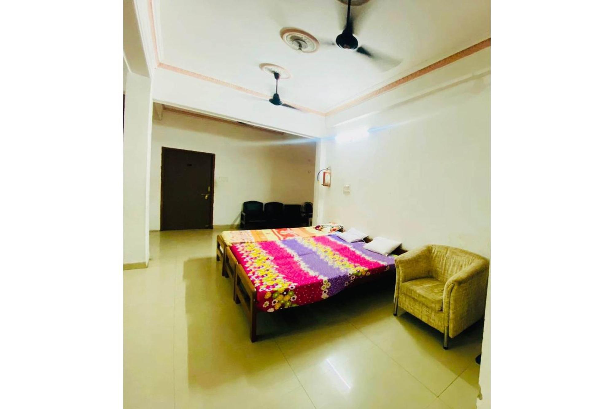 J C Guest House Hasanganj Exterior photo