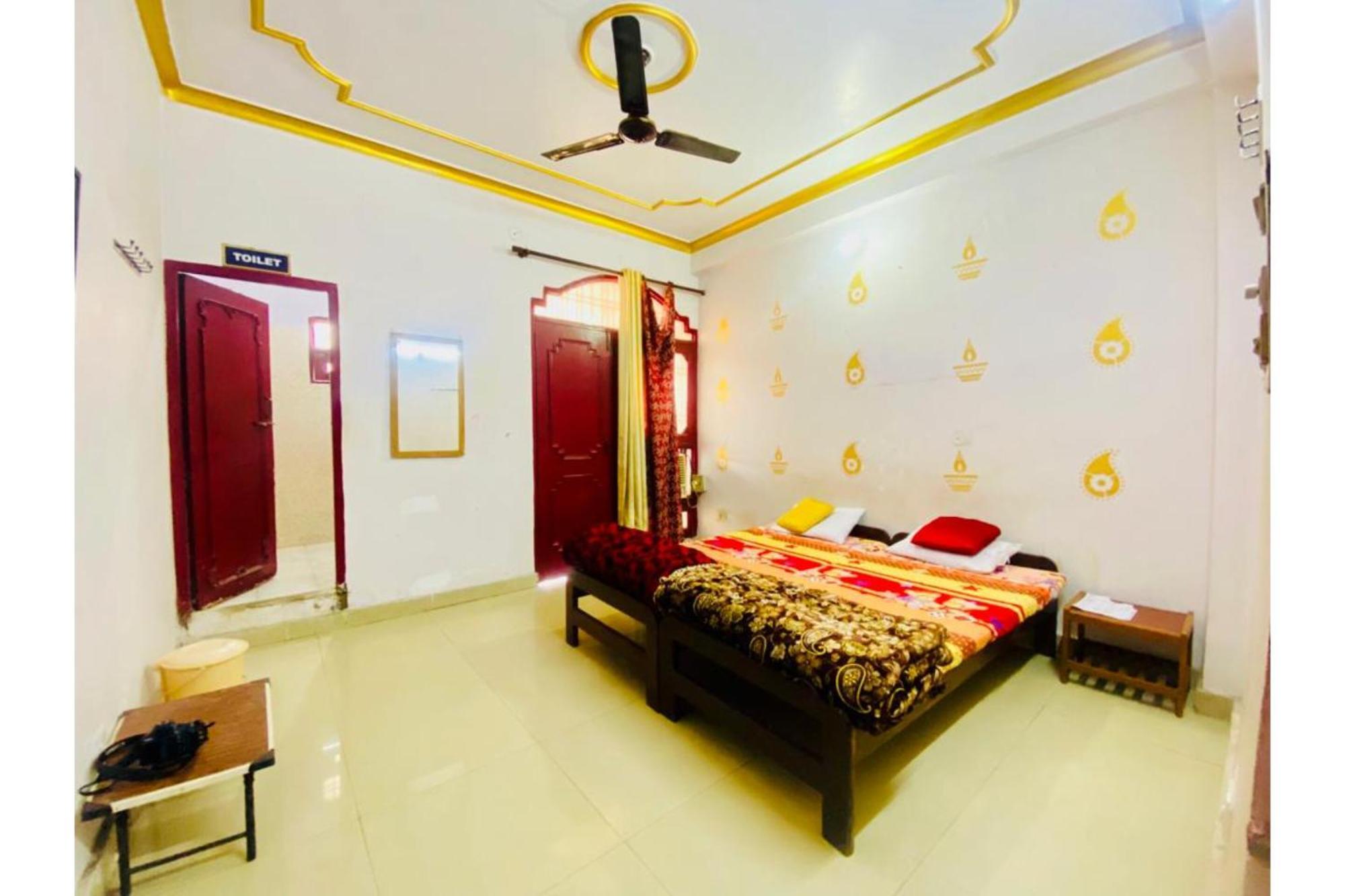 J C Guest House Hasanganj Exterior photo